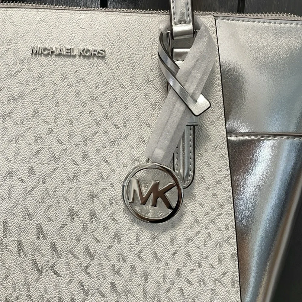 Michael Kors Silver and Cream Tote Bag - Picture 4 of 5